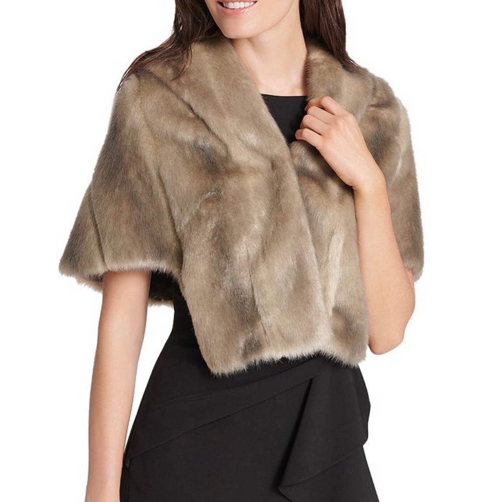 NEVER WORN! Eliza J Faux Fur Capelet